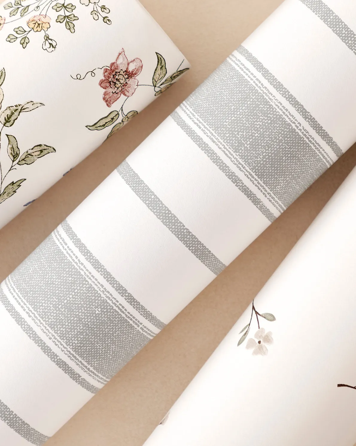 Kittredge Floral Wallpaper