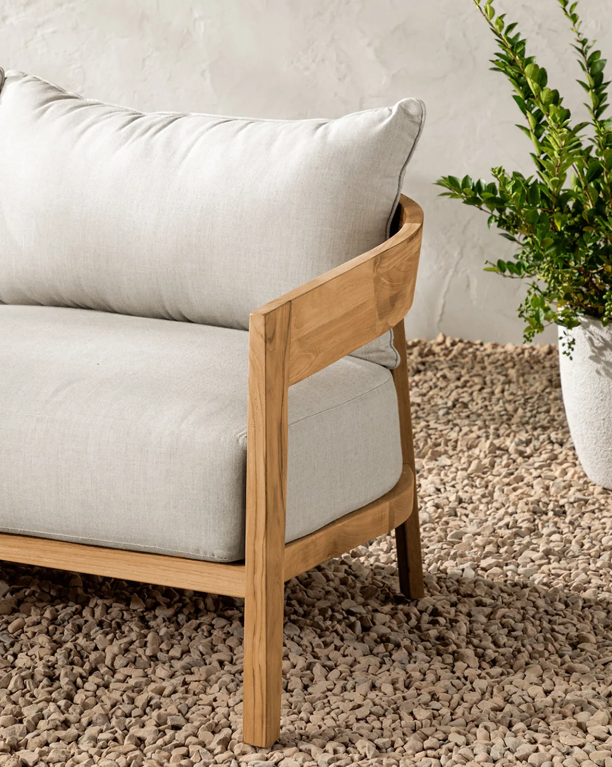 Vento Outdoor Sofa 68.75